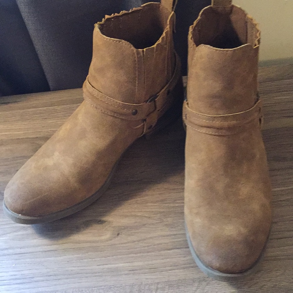 Roxy boots
